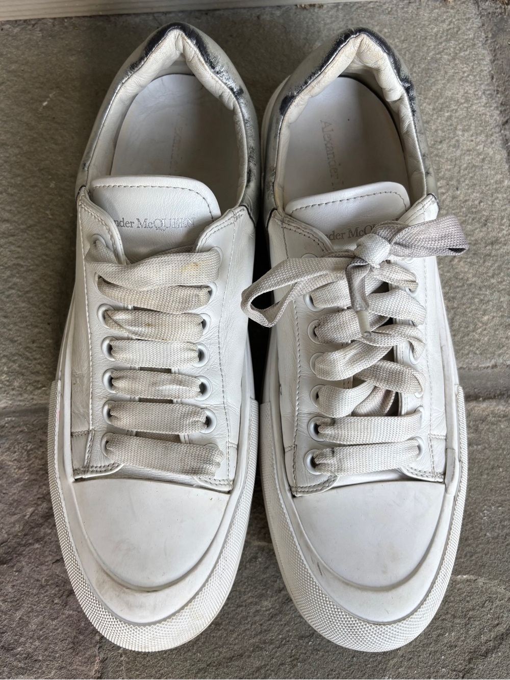 Alexander McQueen Men's Deck Skate Low-Top Sneakers - Picture 4 of 8